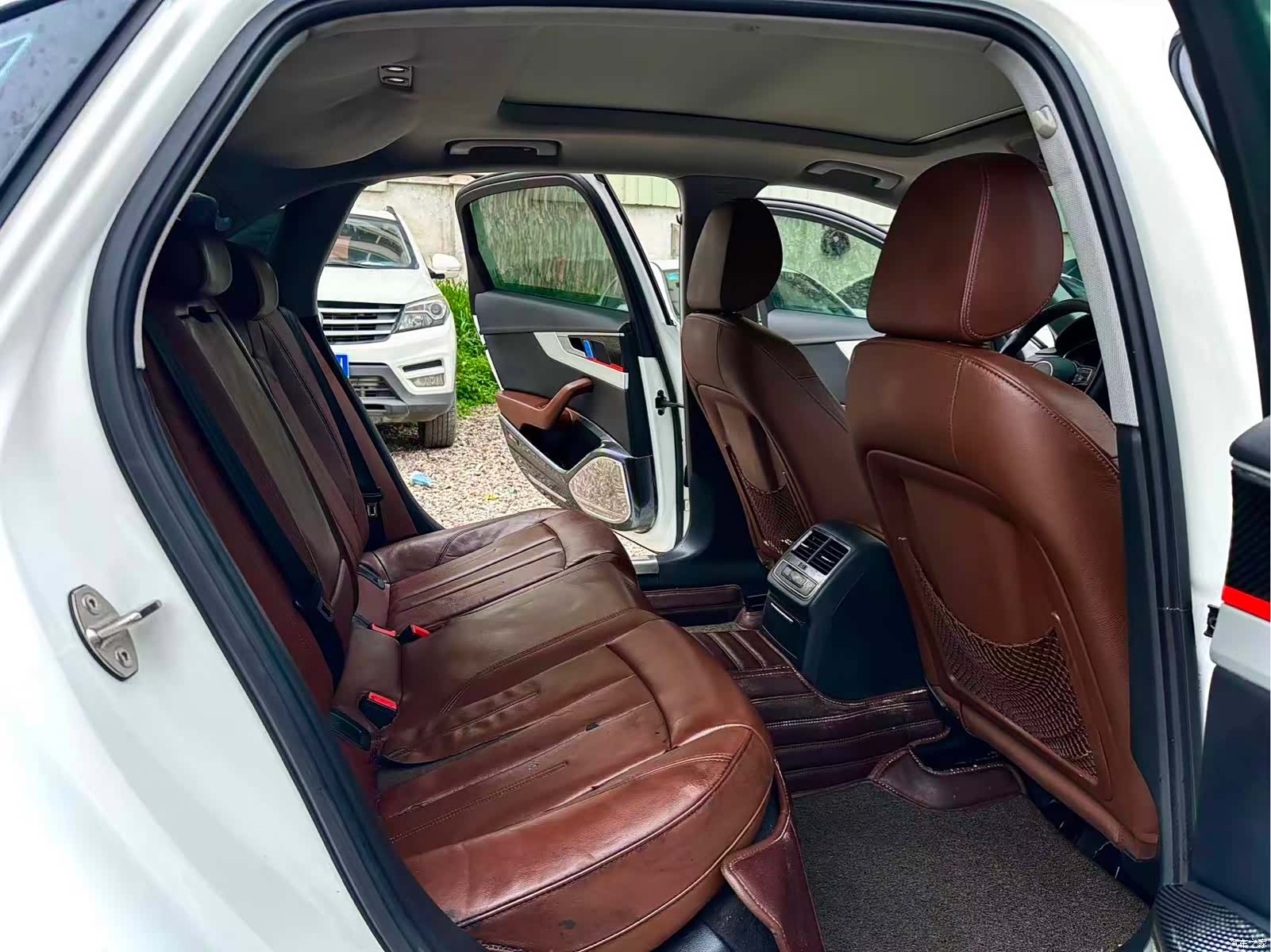 Audi A4L, 2019 все фото