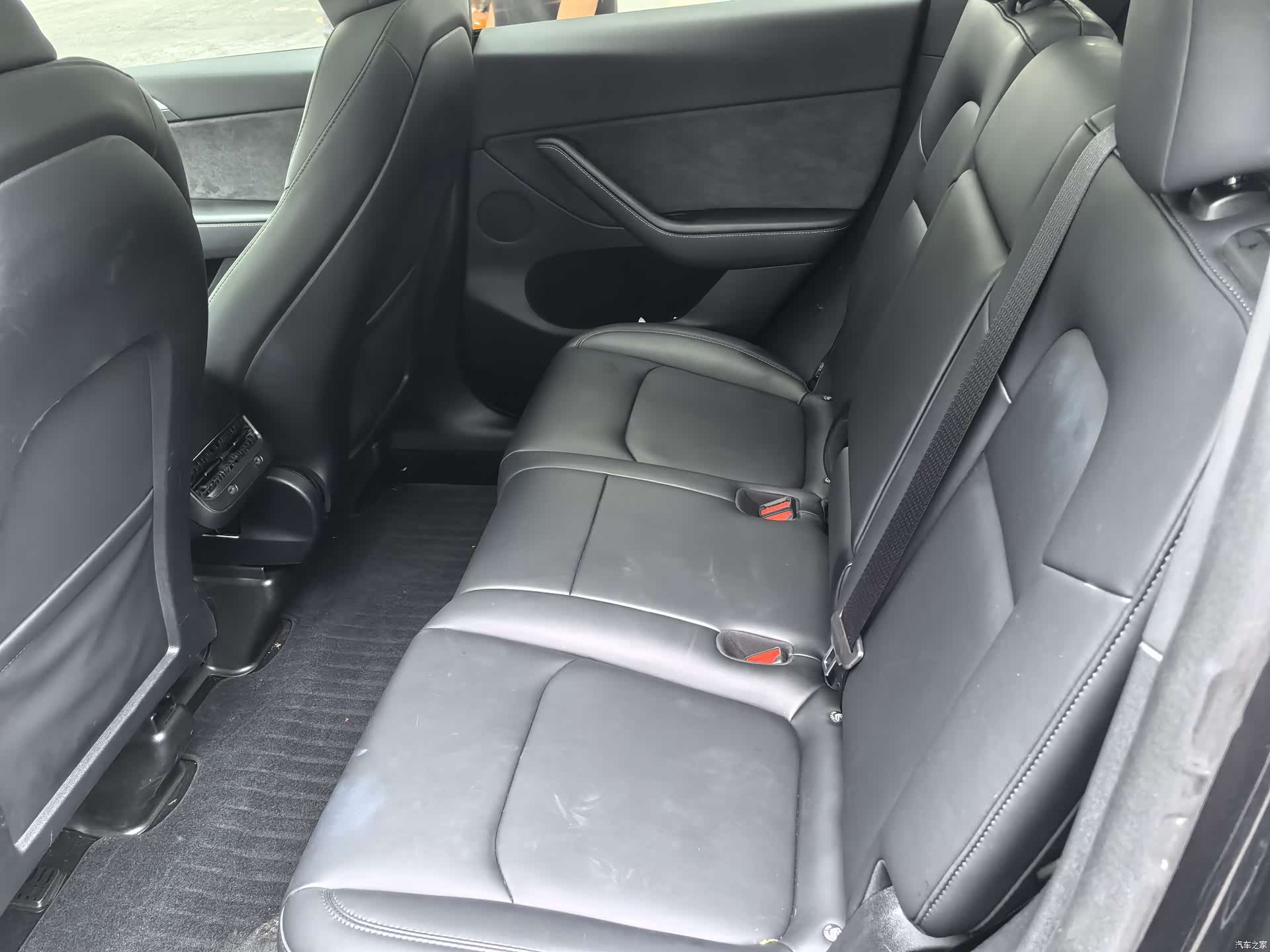 Tesla Model Y, 2024 12