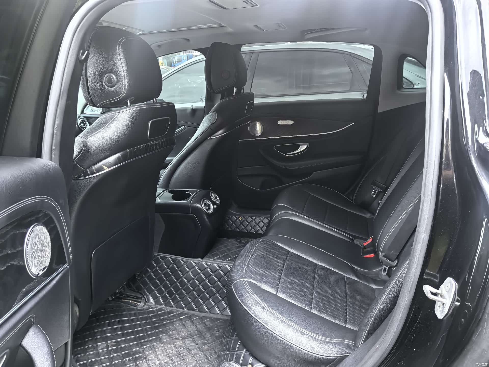 Mercedes-Benz E-Class, 2019 9