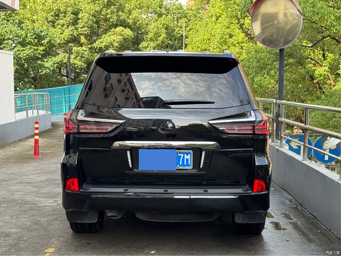 Lexus LX, 2018 4
