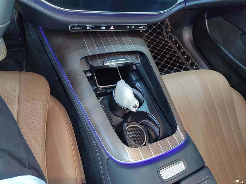 Mercedes-Benz E-Class, 2024 10