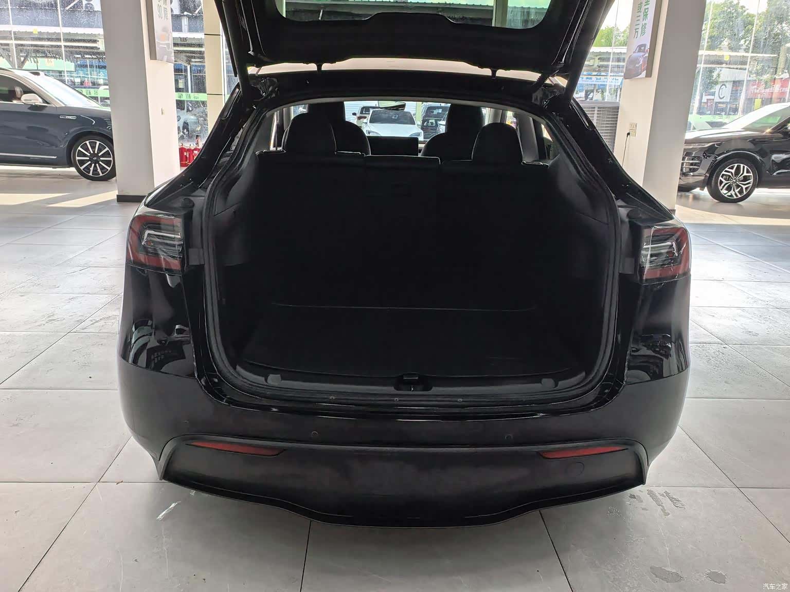 Tesla Model Y, 2023 8