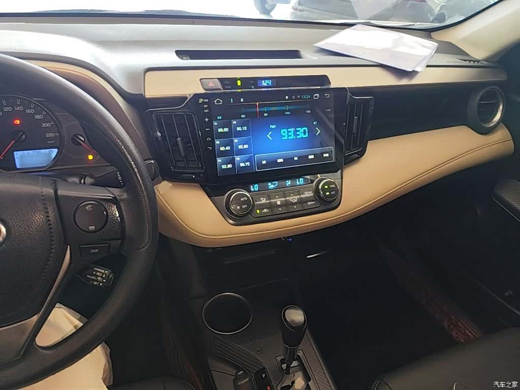 Toyota RAV4, 2016 10
