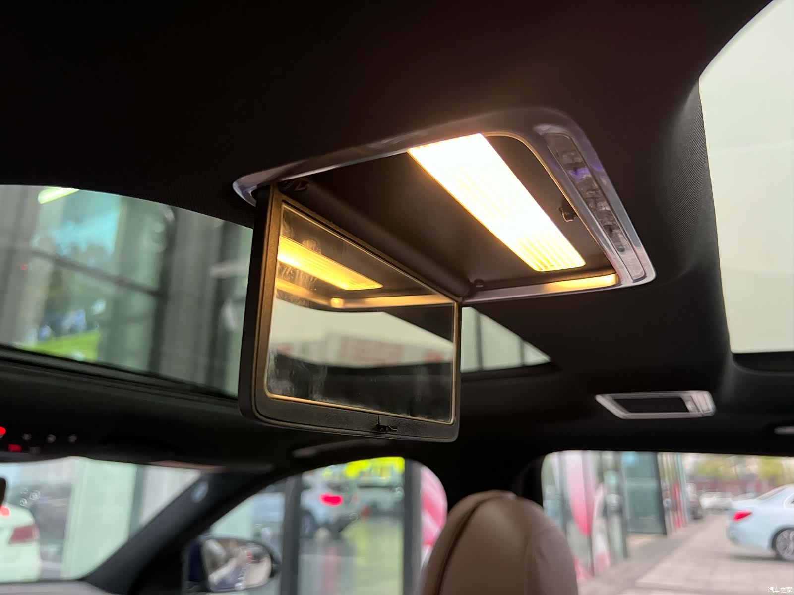 Mercedes-Benz E-Class, 2023 28