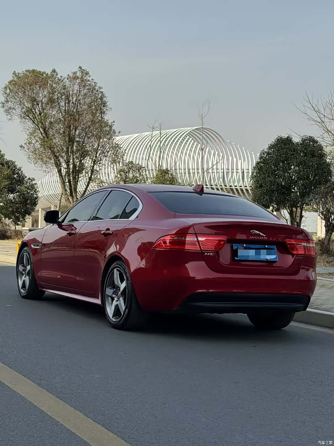 Jaguar XE, 2016 4