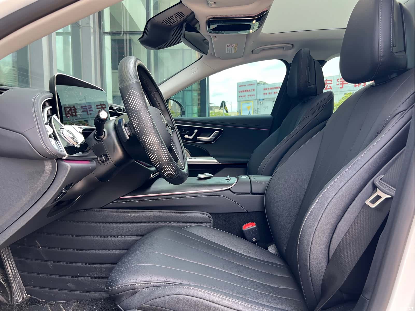 Mercedes-Benz E-Class, 2025 11