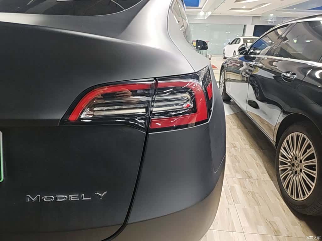 Tesla Model Y, 2021 24