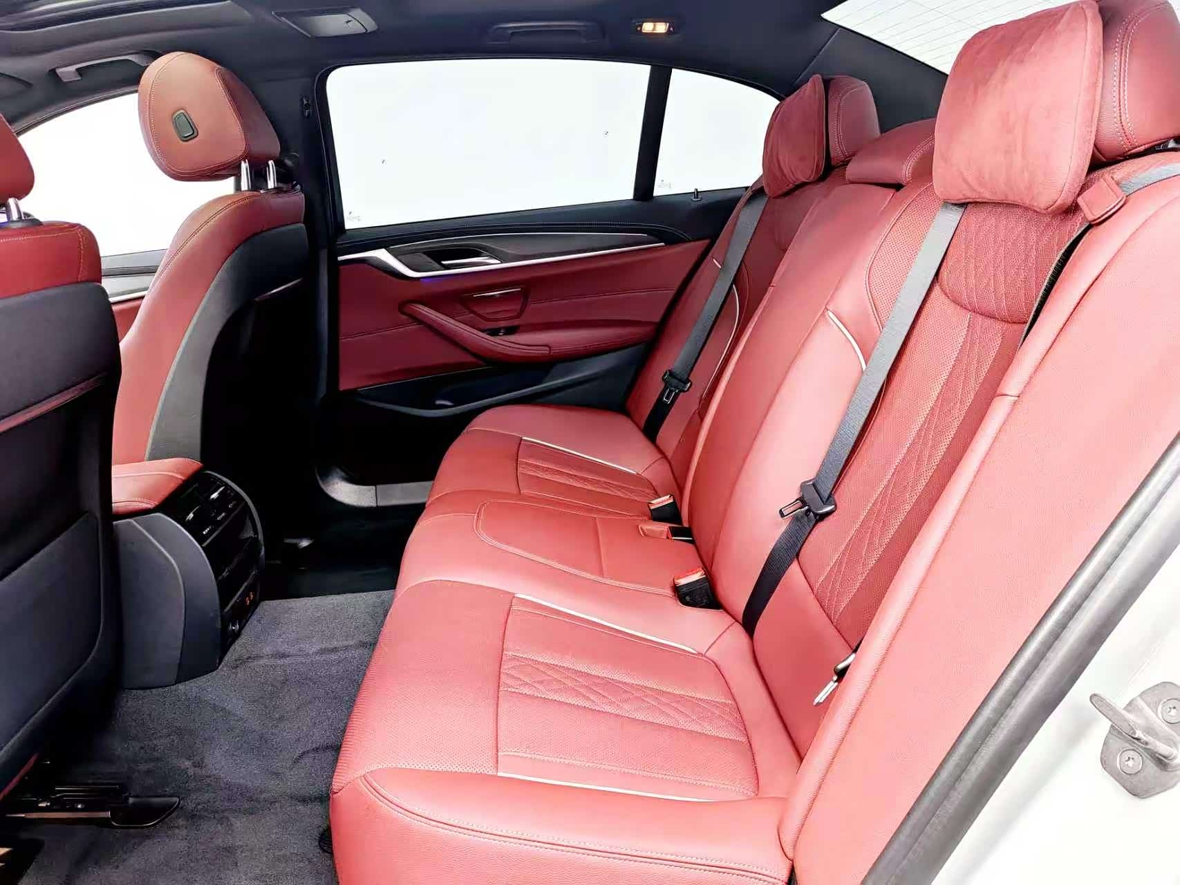 BMW 5 Series, 2023 14