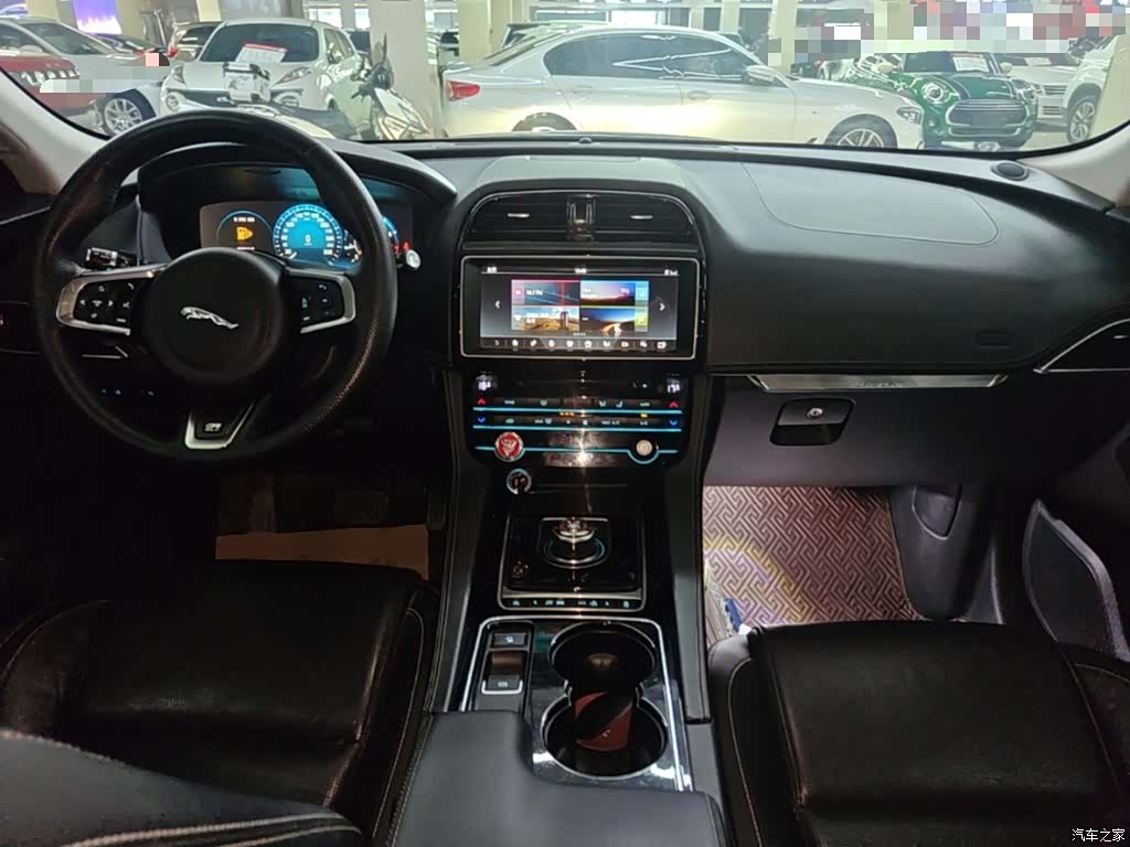 Jaguar F-PACE, 2017 10