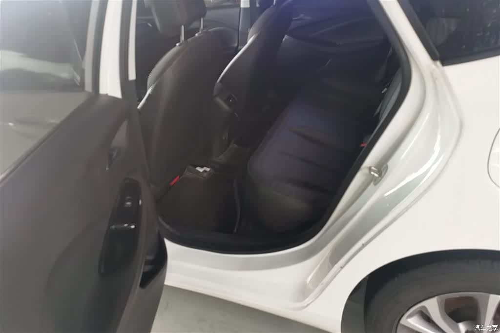 Buick Verano, 2023 11