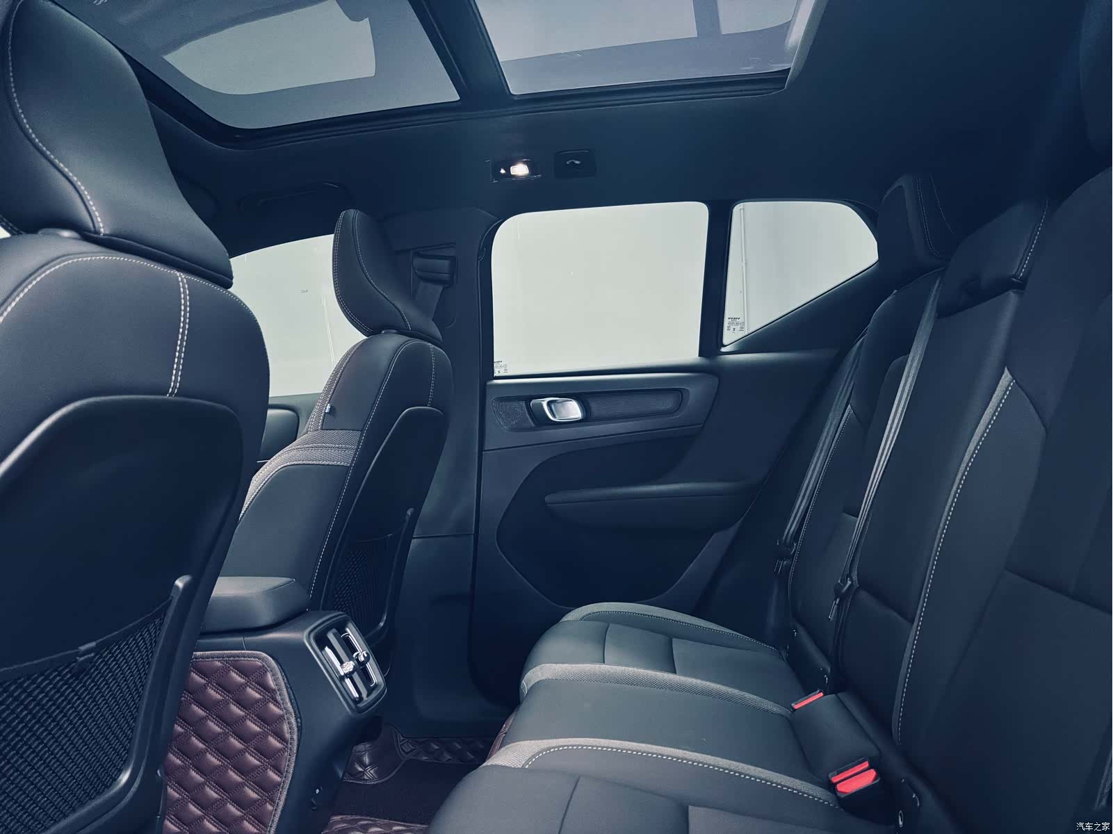 Volvo XC40, 2023 10