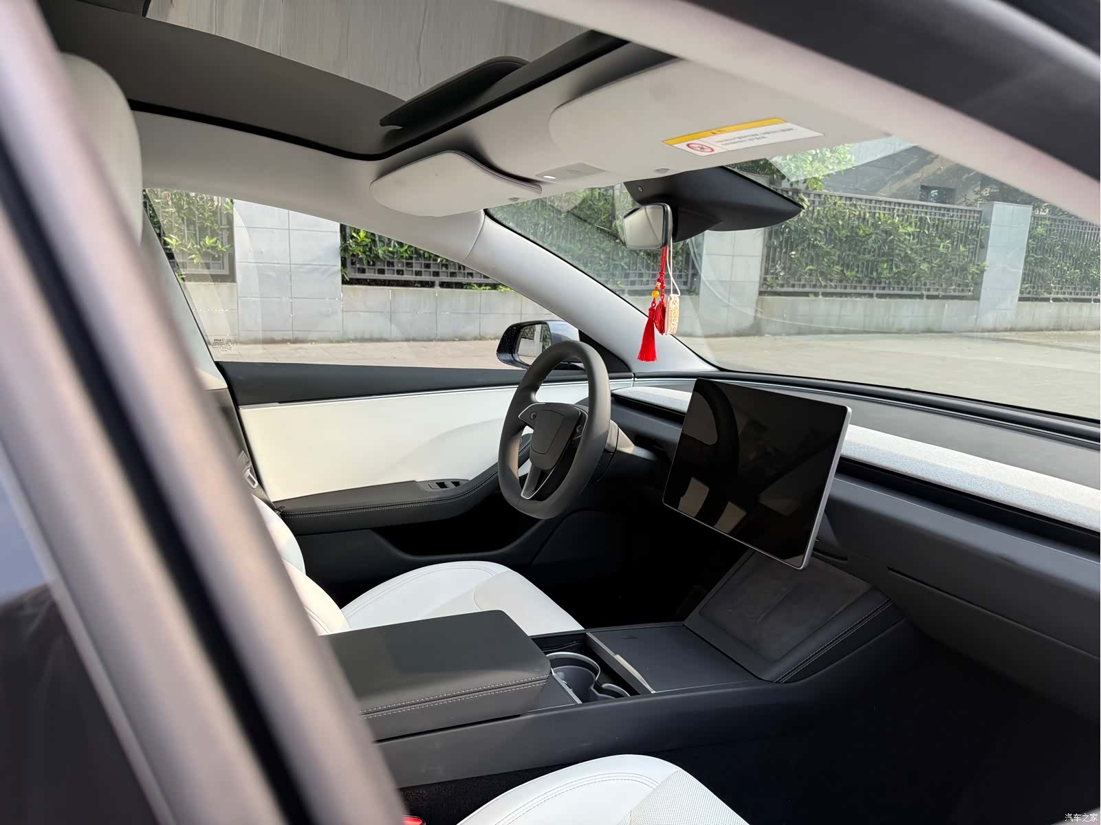 Tesla Model 3, 2024 10