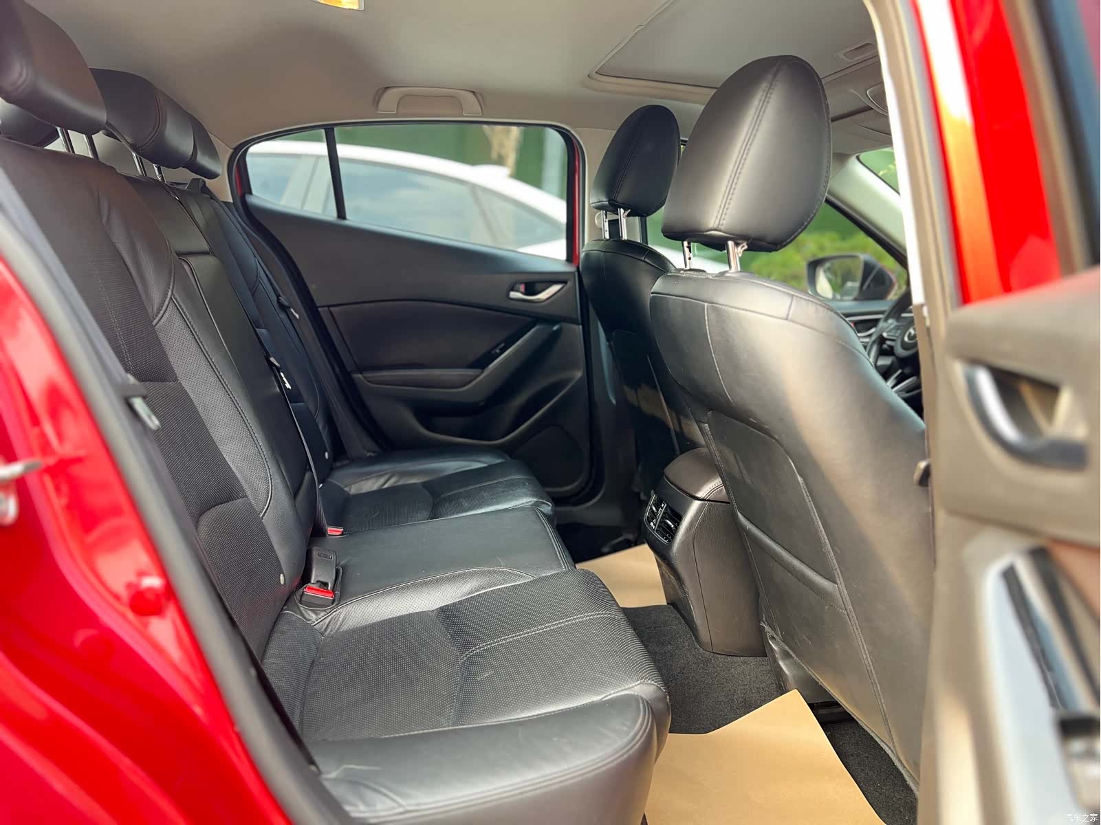 Mazda Mazda3, 2018 11