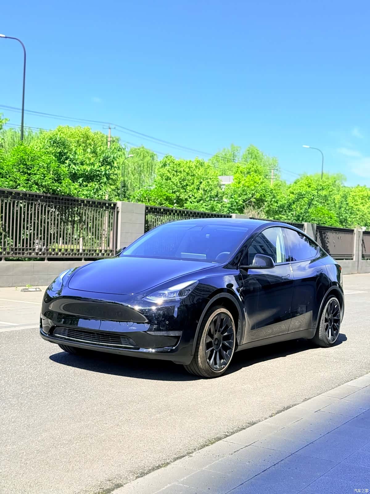 Tesla Model Y, 2022 1