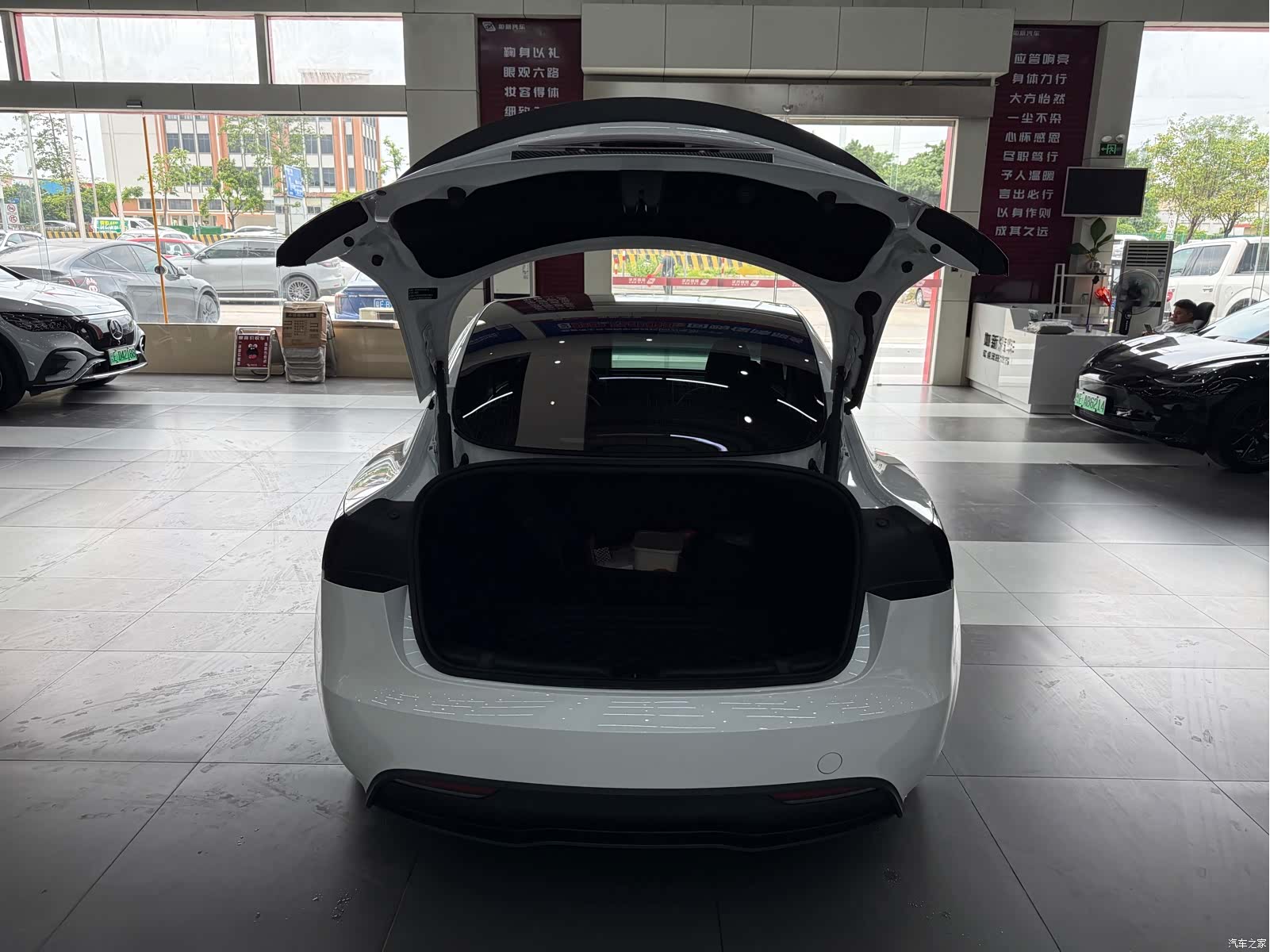 Tesla Model 3, 2025 20