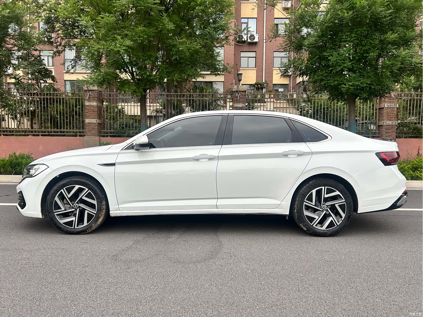Volkswagen Sagitar, 2023 все фото