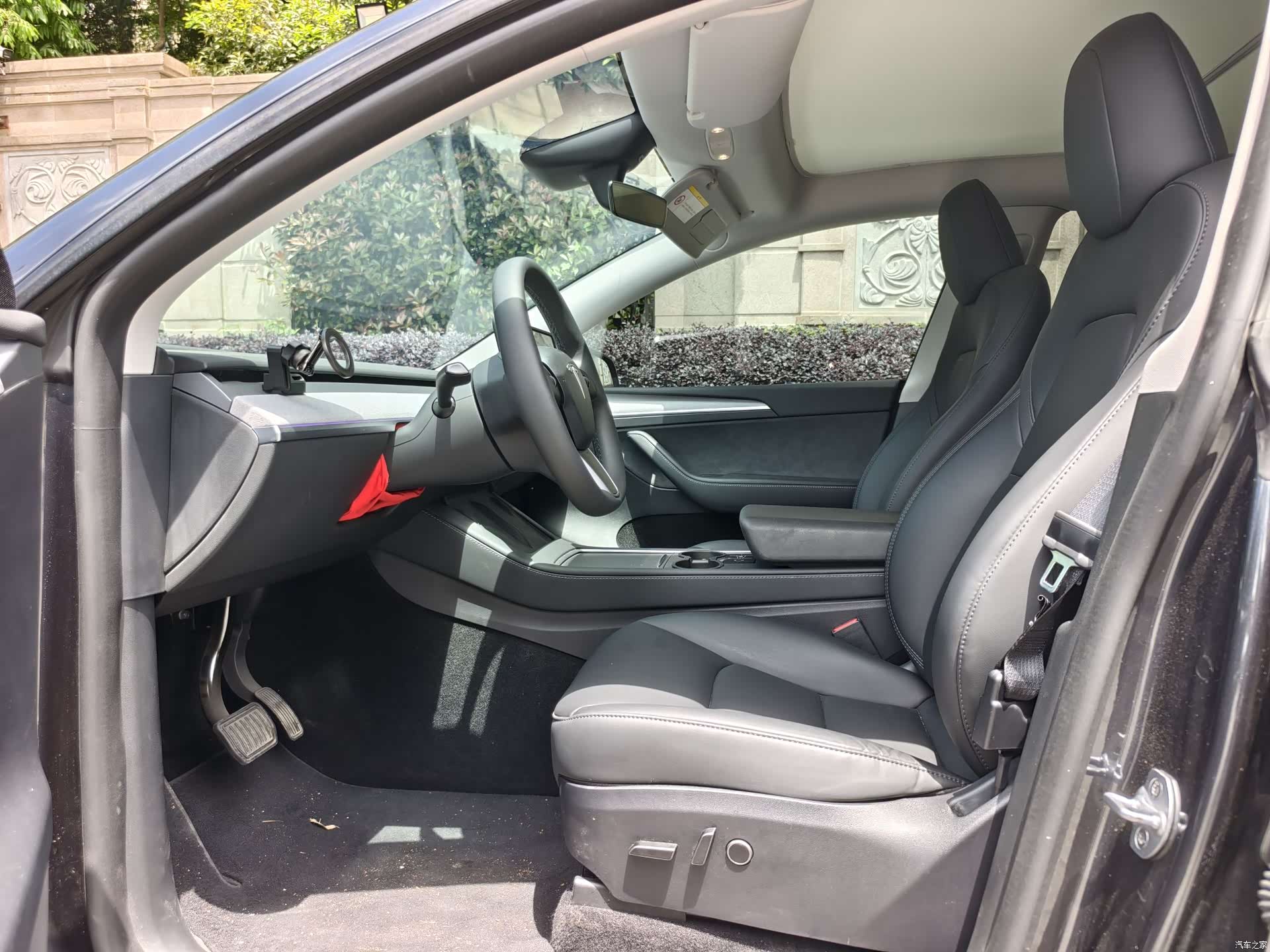 Tesla Model Y, 2025 7