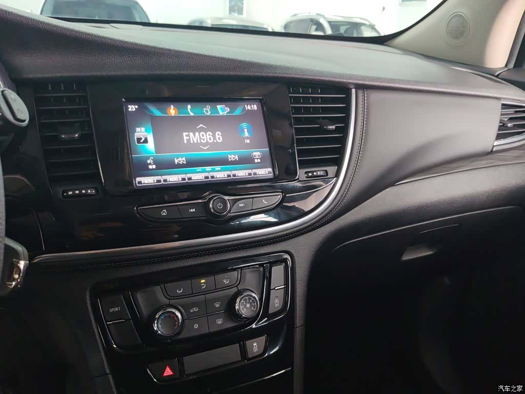 Buick Encore, 2019 9