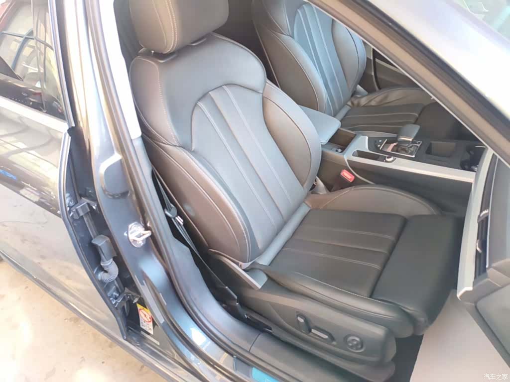 Audi A4L, 2022 25