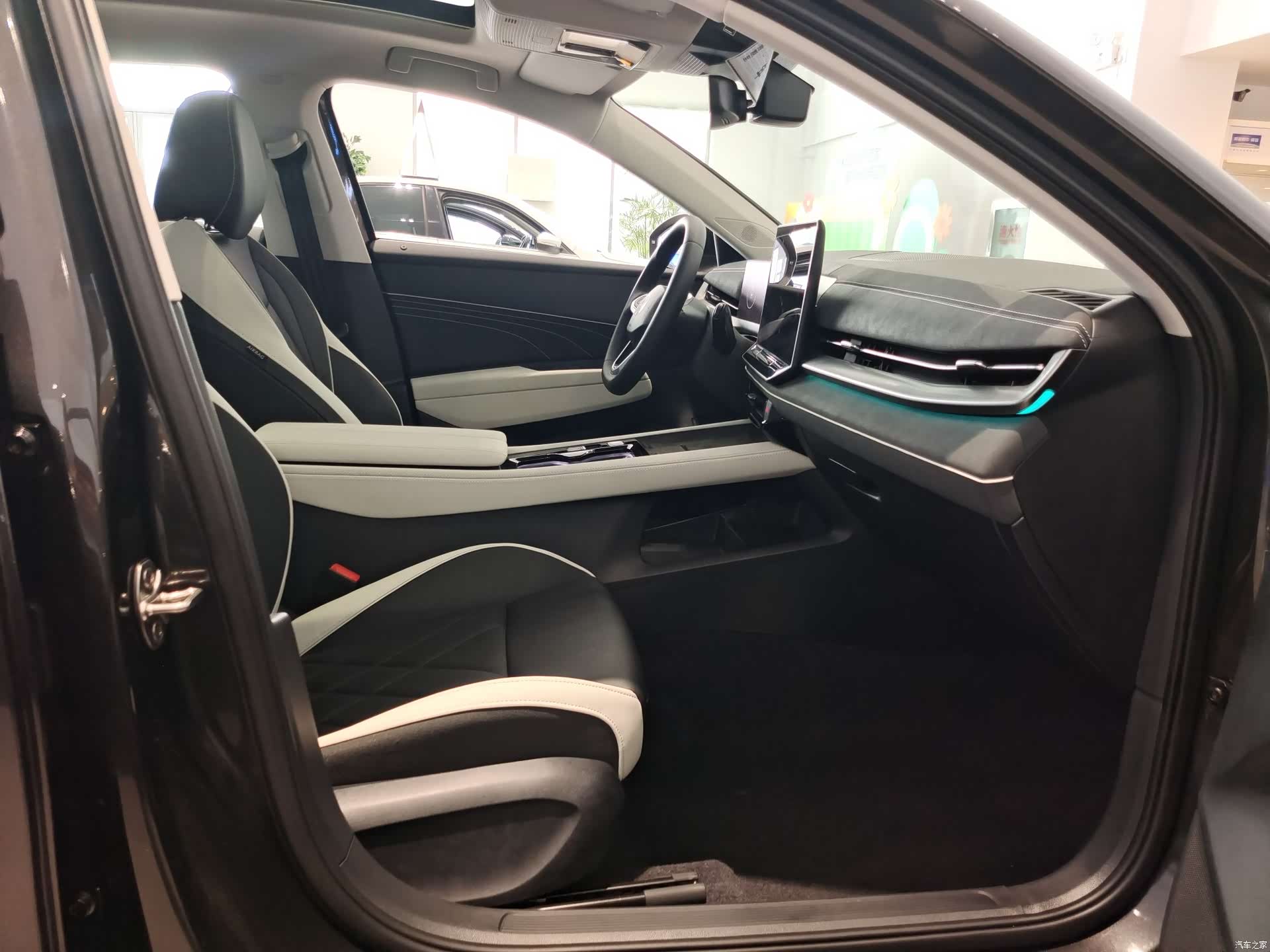 Volkswagen Sagitar, 2025 8