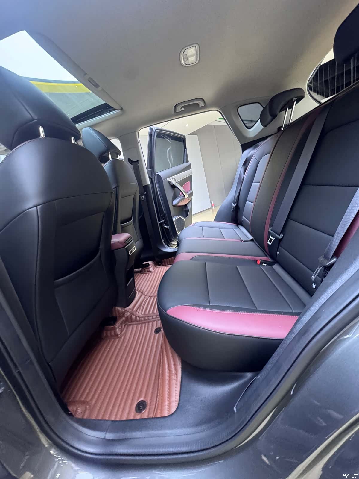 Geely Coolray, 2023 14