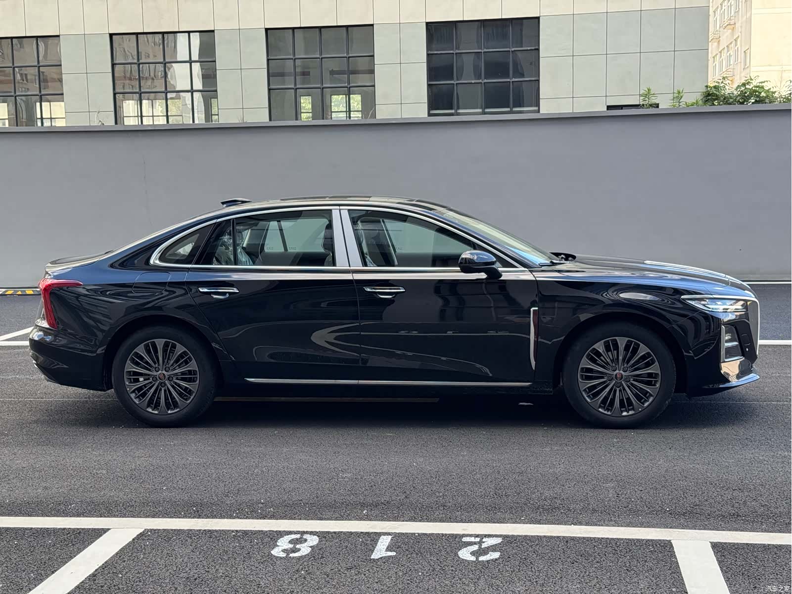 Hongqi H5, 2026 4