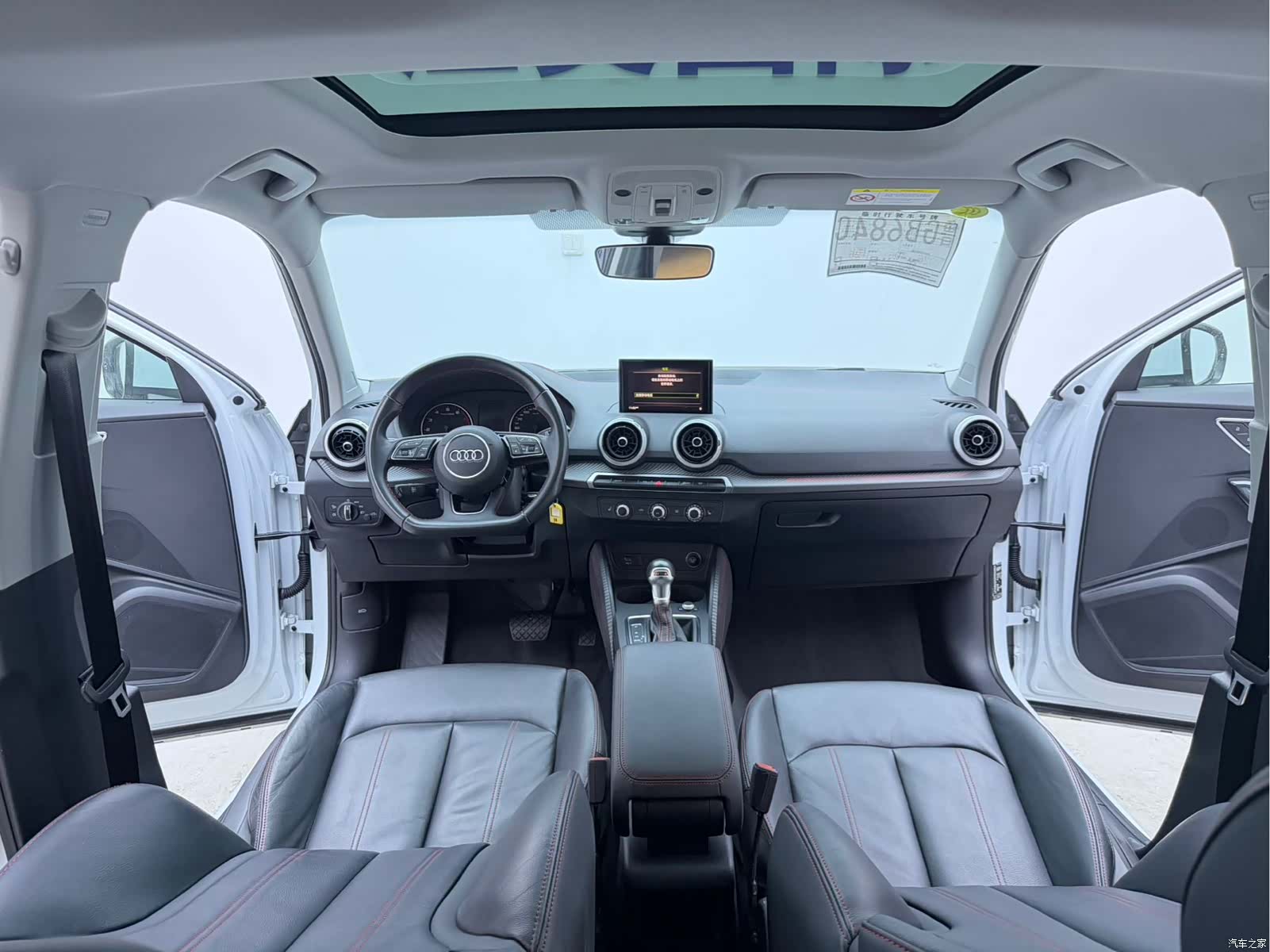 Audi Q2L, 2023 16