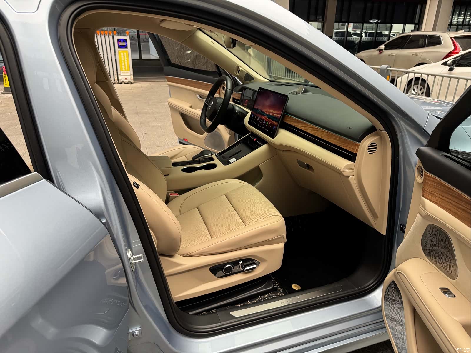 AITO M5, 2023 11