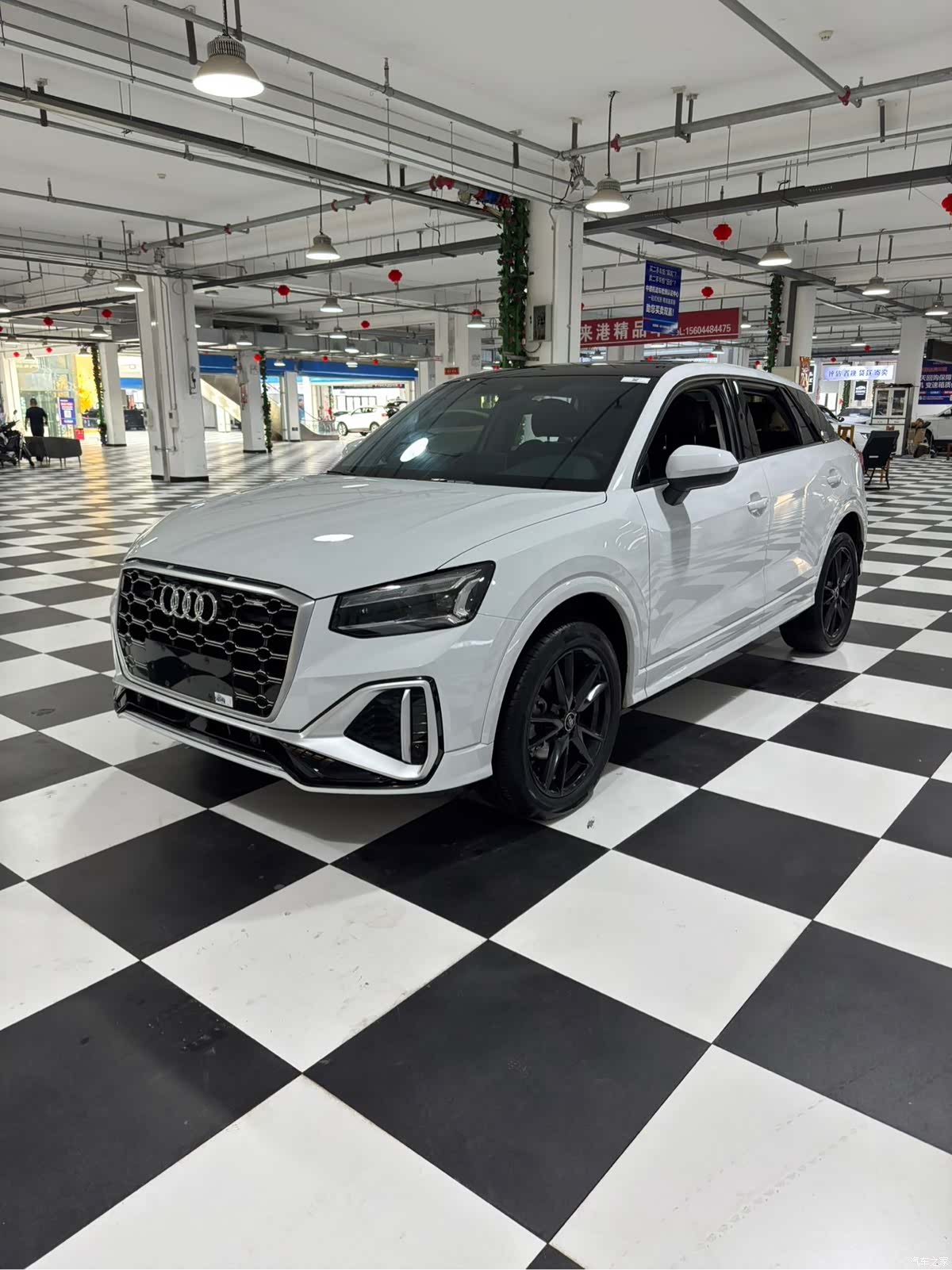 Audi Q2L, 2023 1