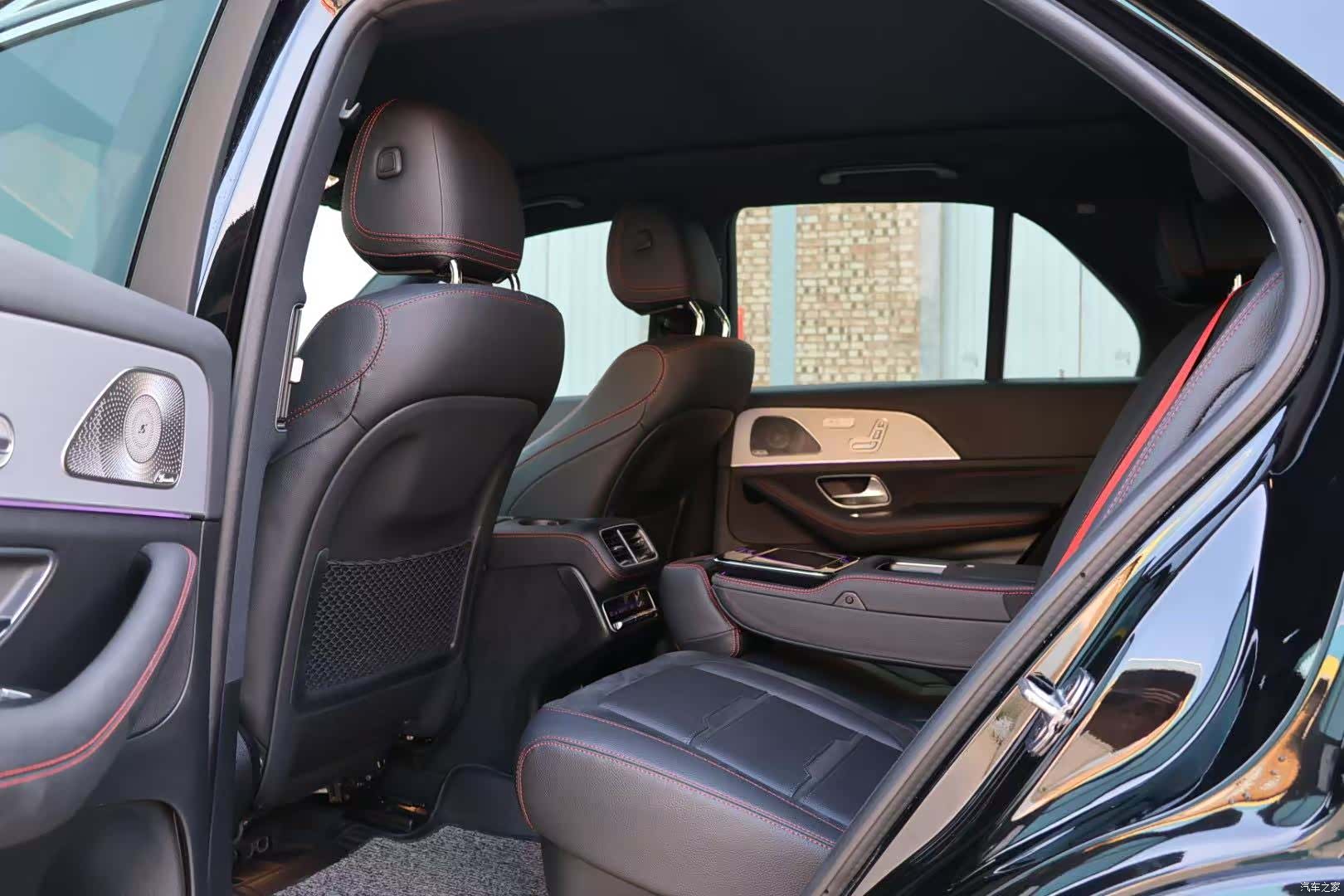 Mercedes-Benz GLE, 2025 10