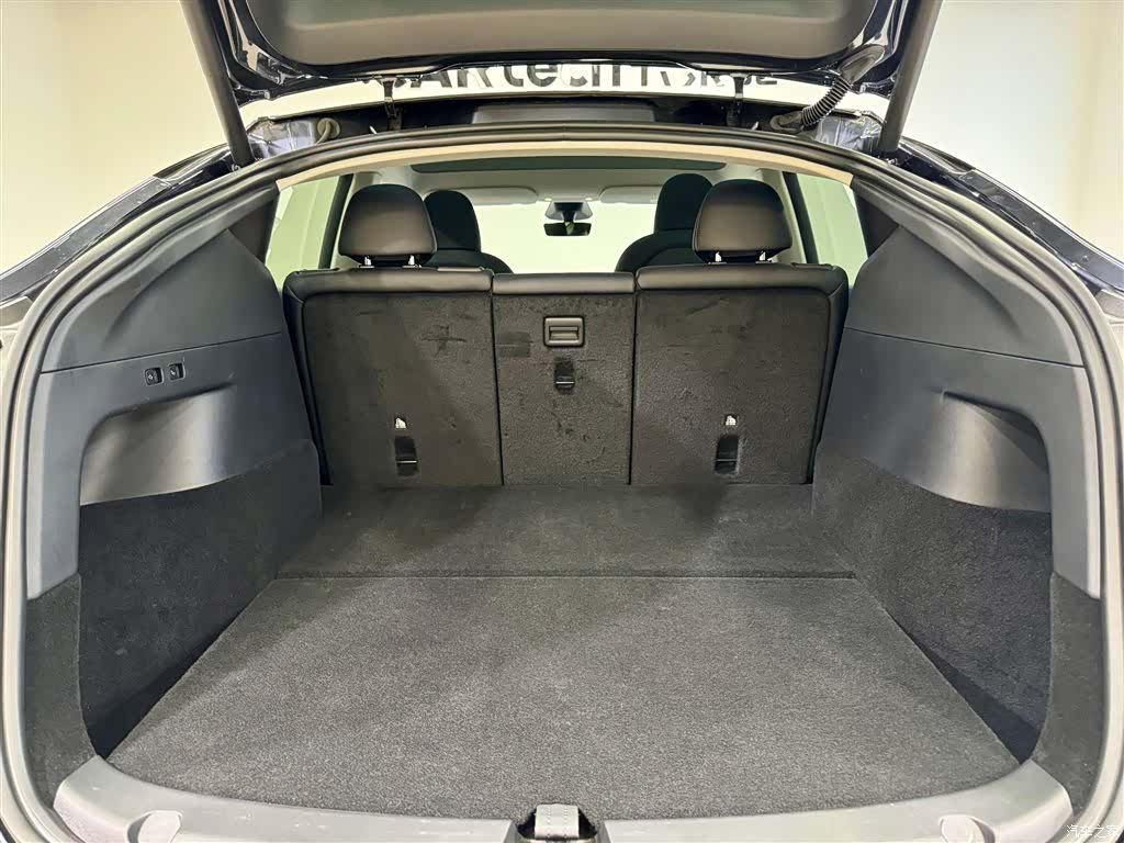 Tesla Model Y, 2024 25