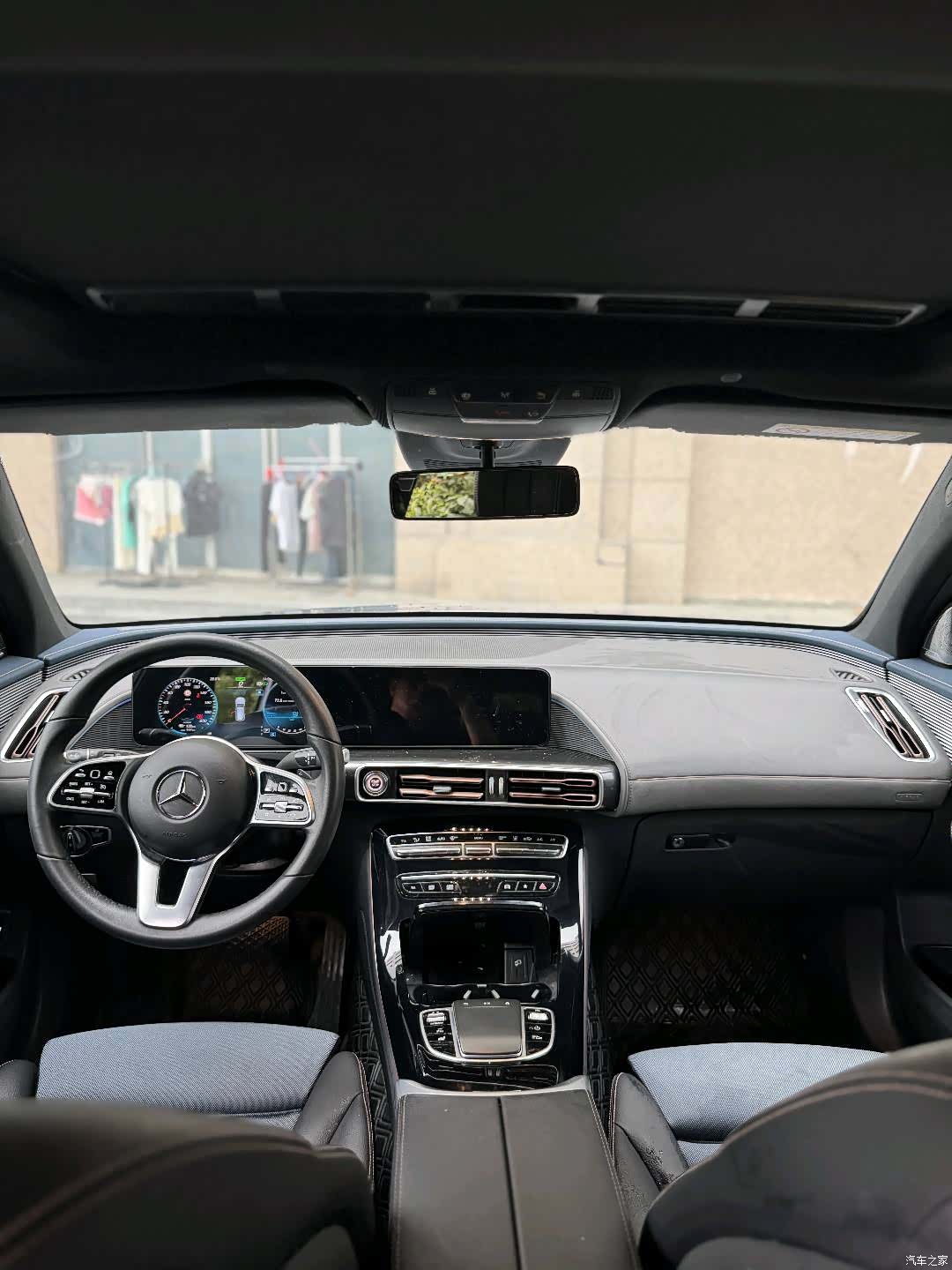 Mercedes-Benz EQC, 2022 8