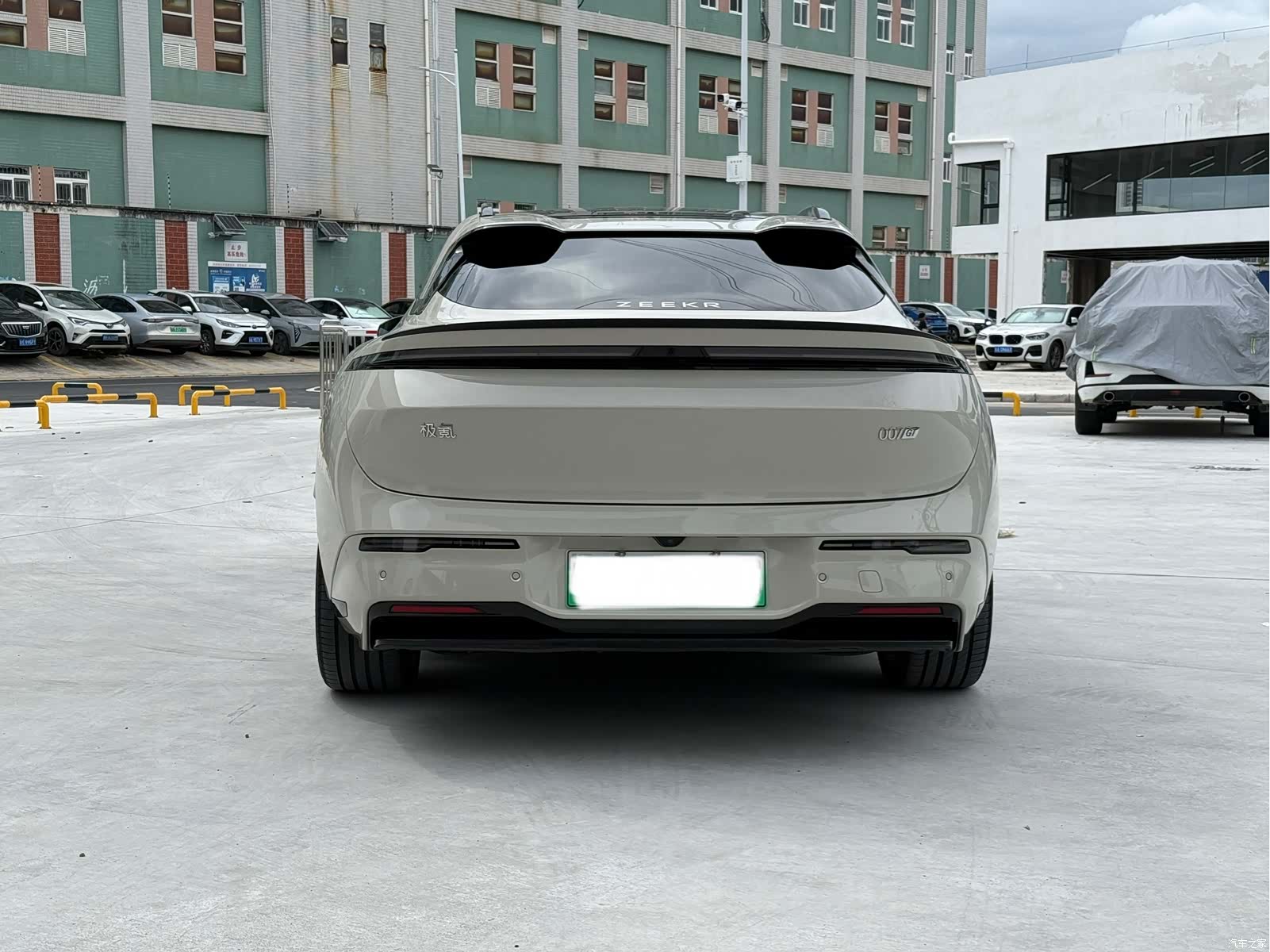 Zeekr 007, 2025 все фото