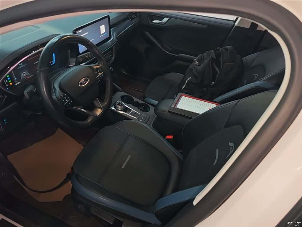 Ford Focus, 2021 15