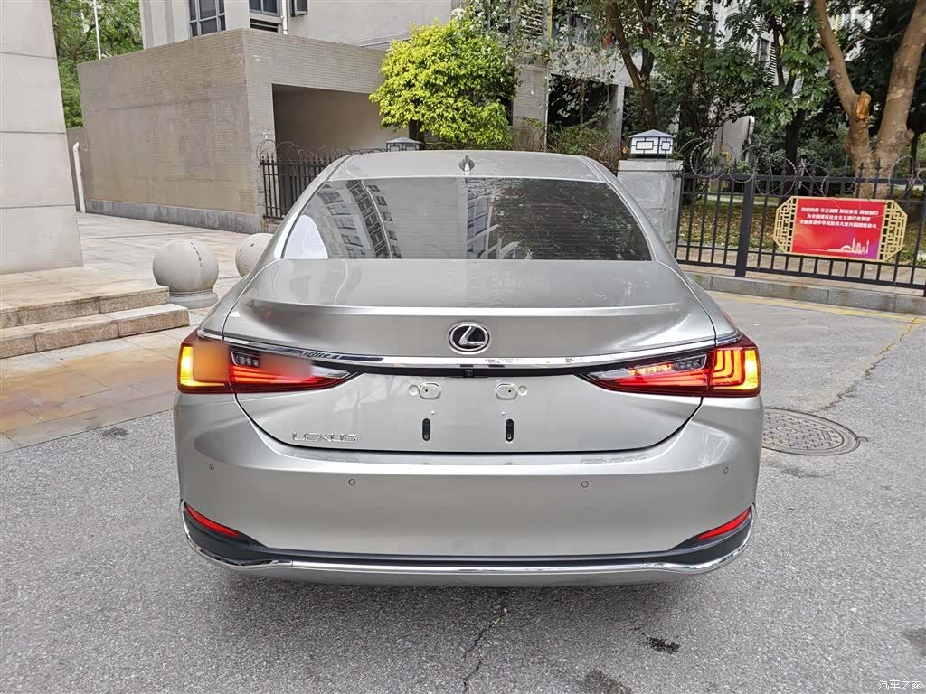 Lexus ES, 2023 6