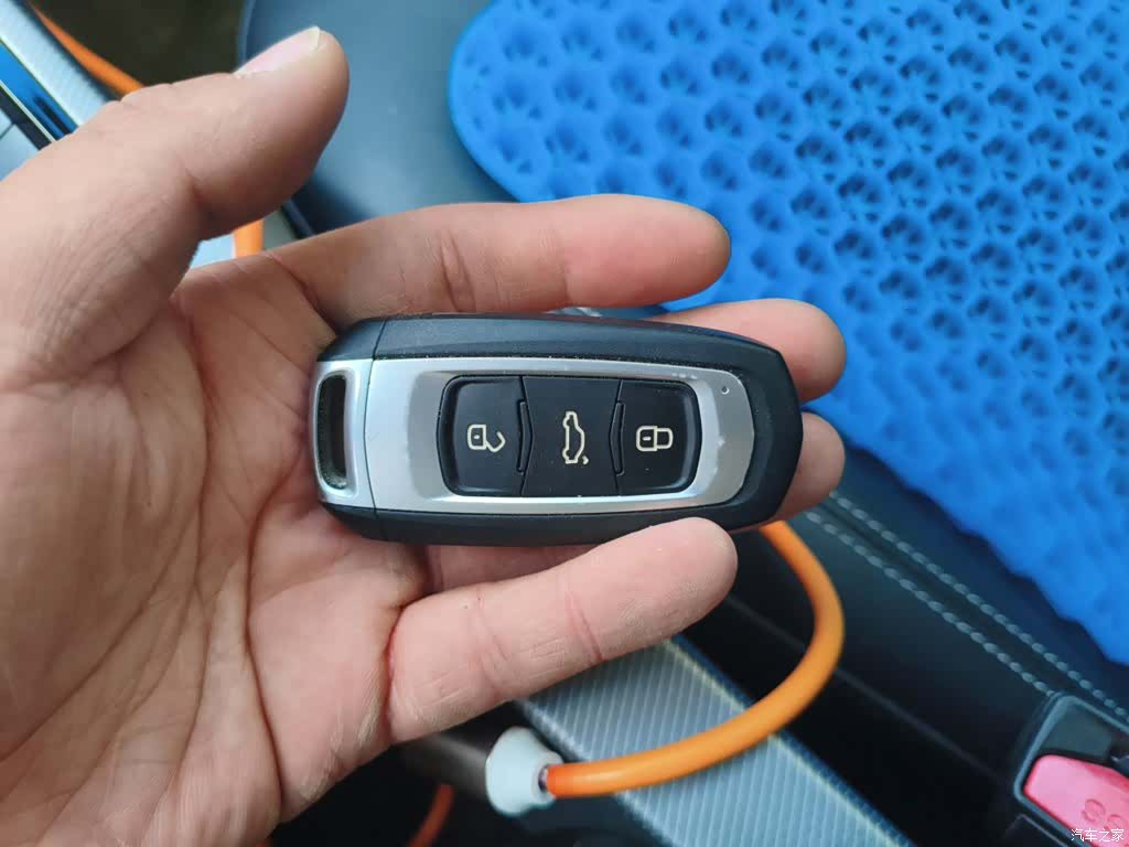 Geely Emgrand, 2018 12