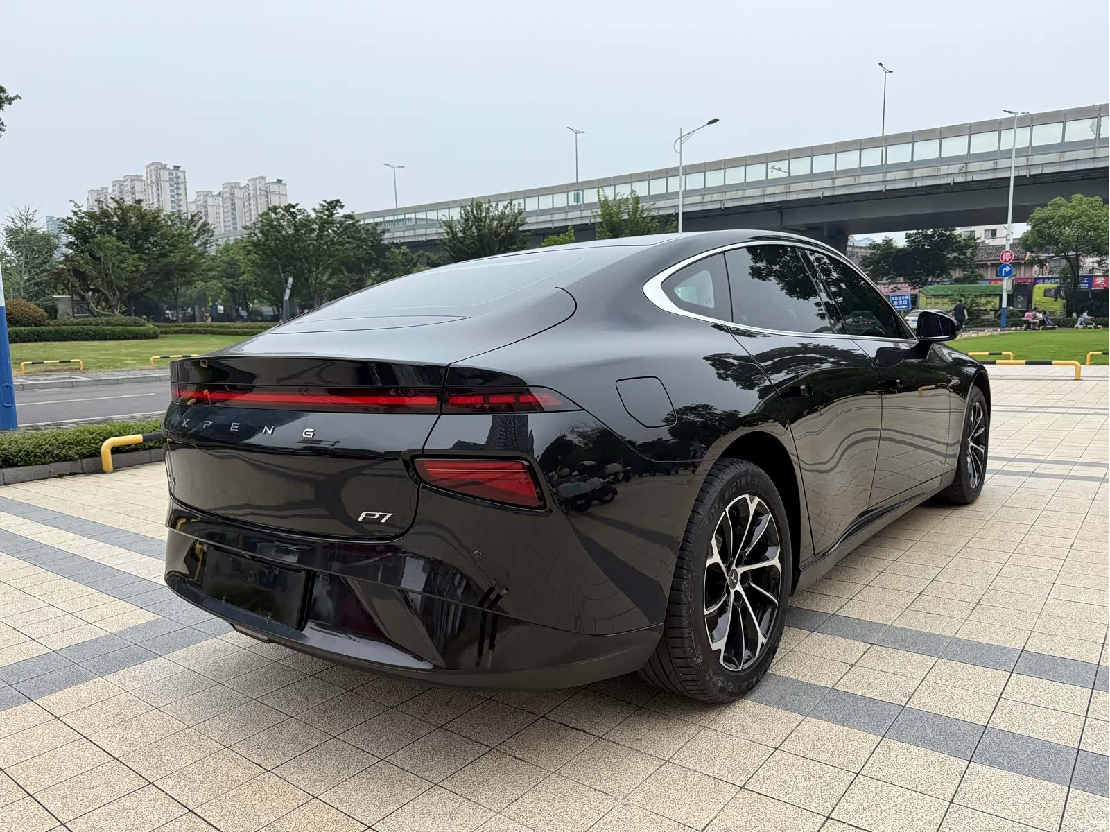 Xpeng P7, 2022 12