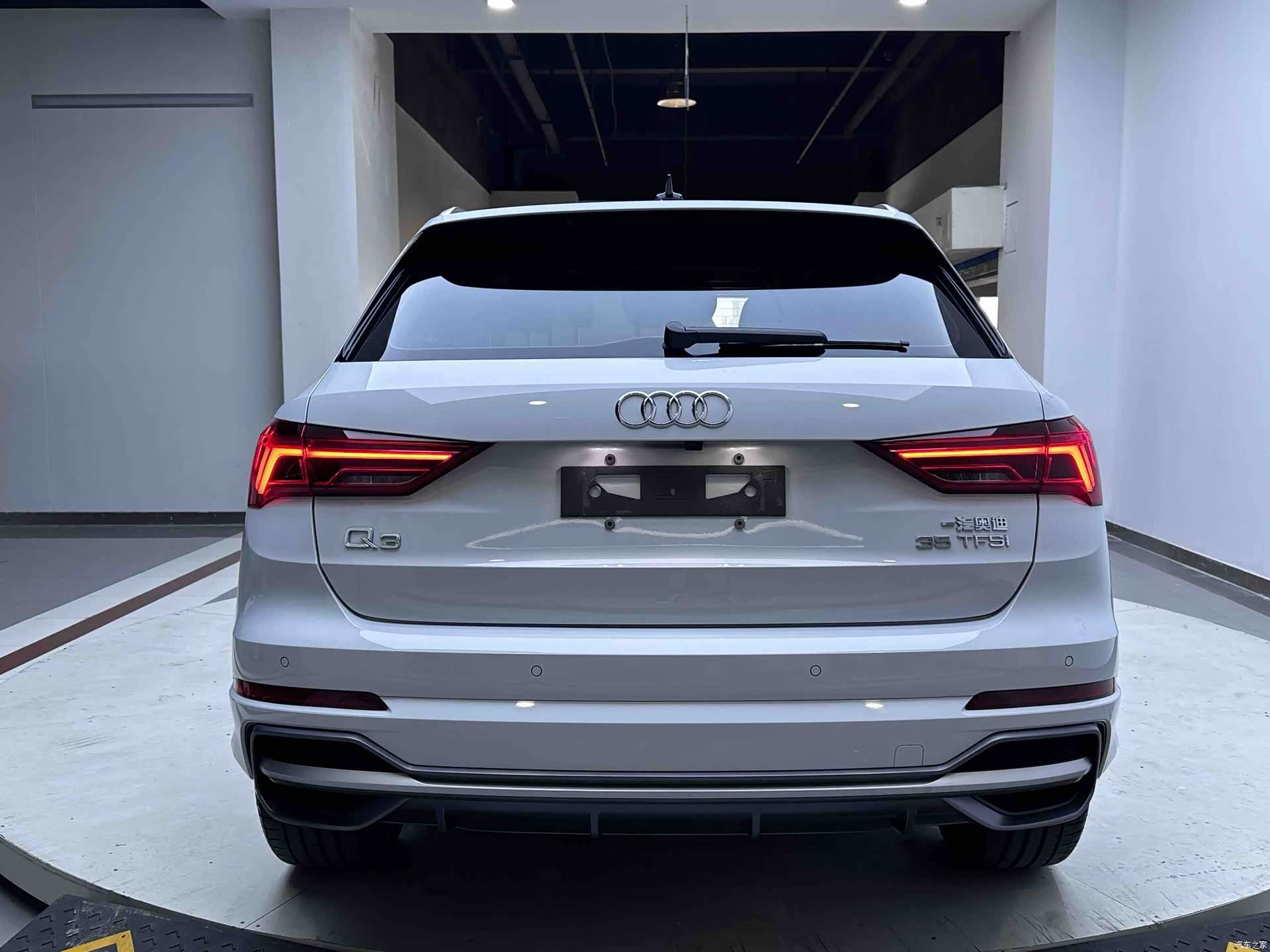 Audi Q3, 2023 4