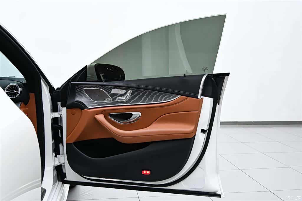 Mercedes-Benz CLS, 2024 21