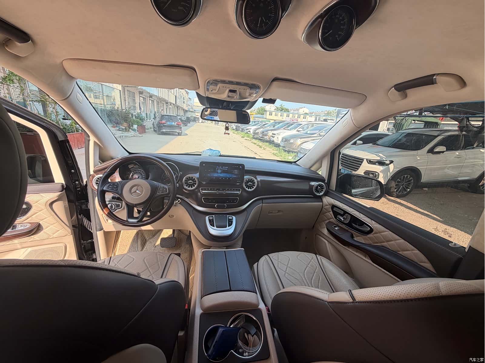 Mercedes-Benz V-Class, 2020 9