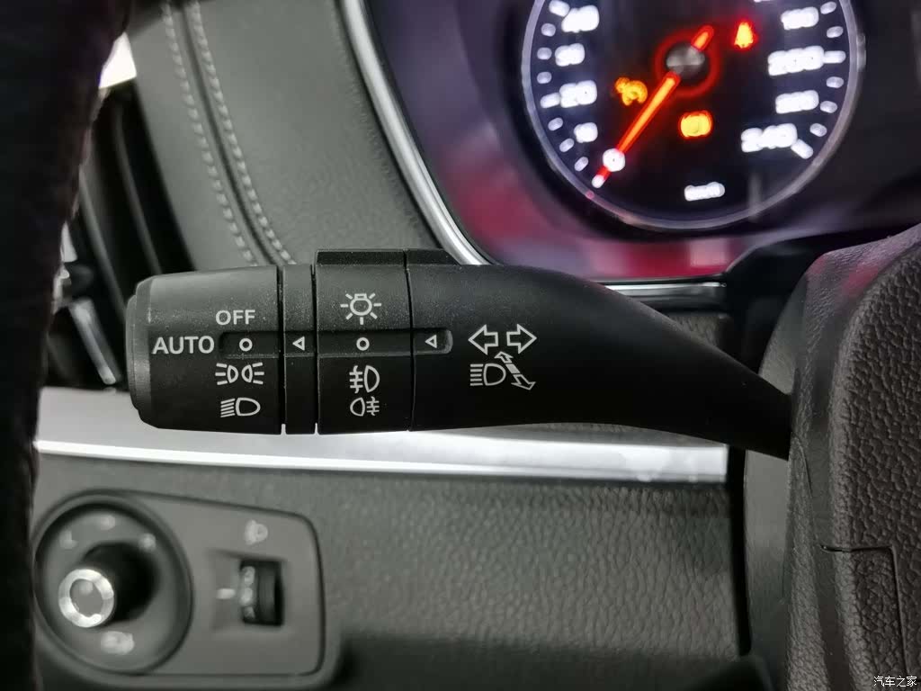 Roewe RX5, 2016 21