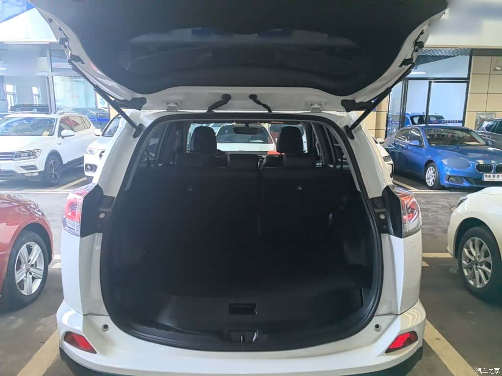 Toyota RAV4, 2017 15
