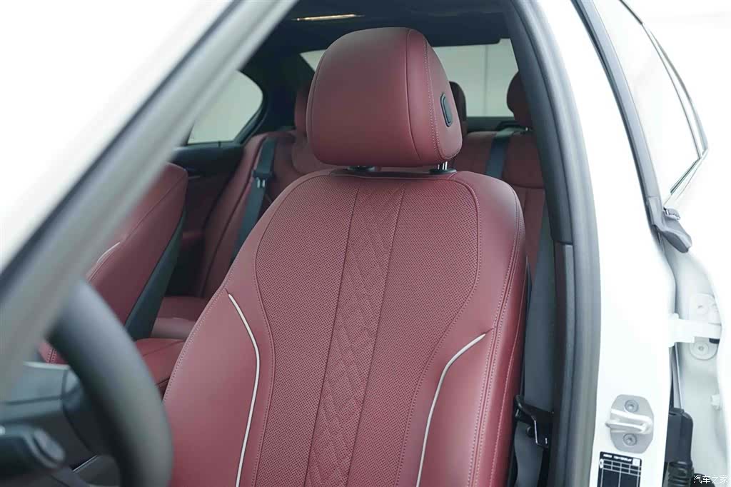BMW 5 Series, 2023 14