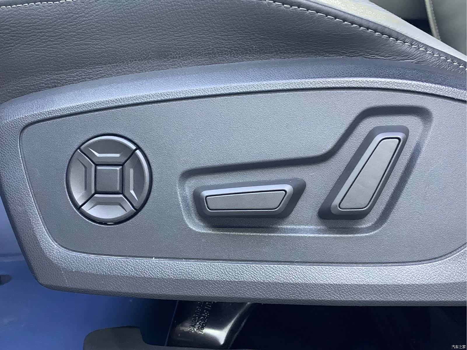 Audi Q3, 2023 10