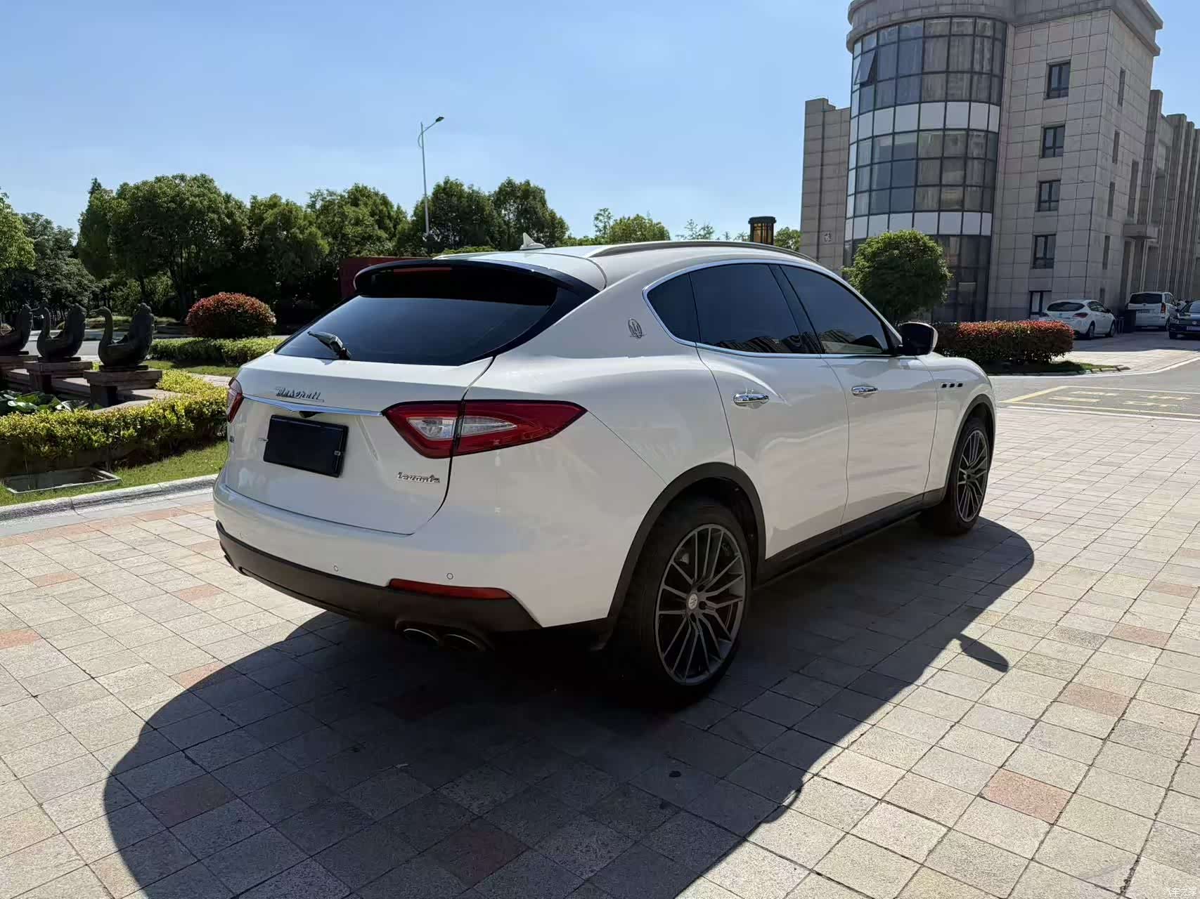 Maserati Levante, 2018 9