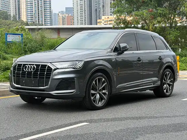 Audi Q7 2020 — купить из Китая под заказ