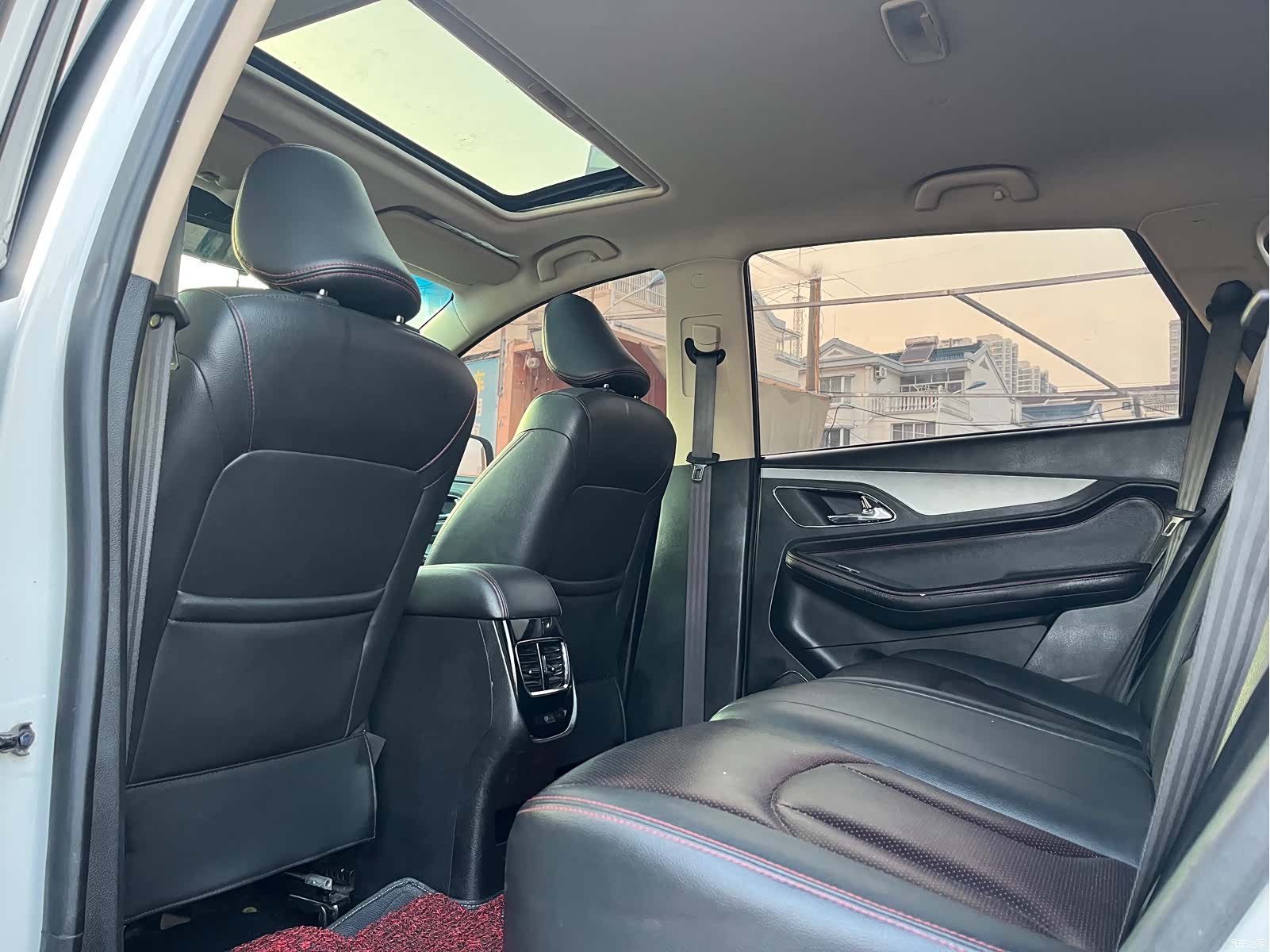 Wuling 560, 2016 9