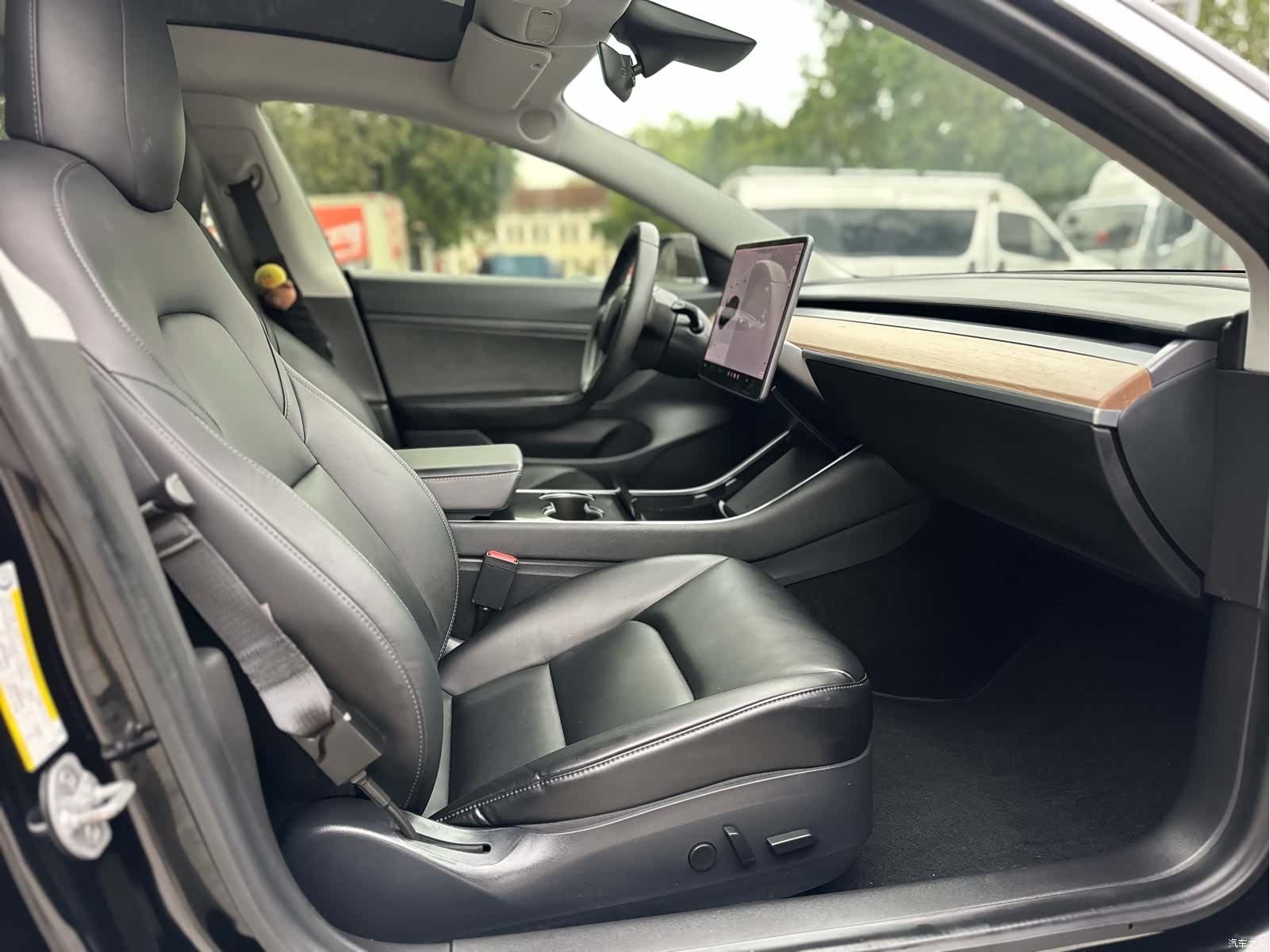 Tesla Model 3, 2020 4