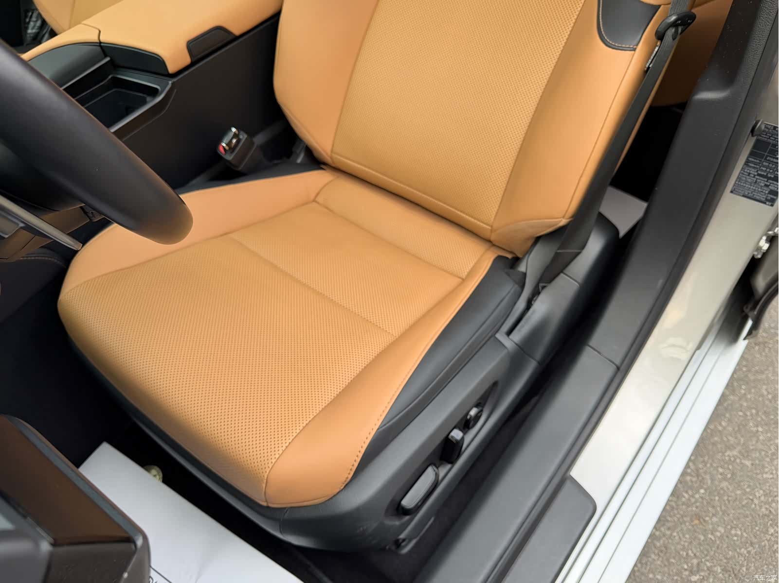 Lexus ES, 2022 15