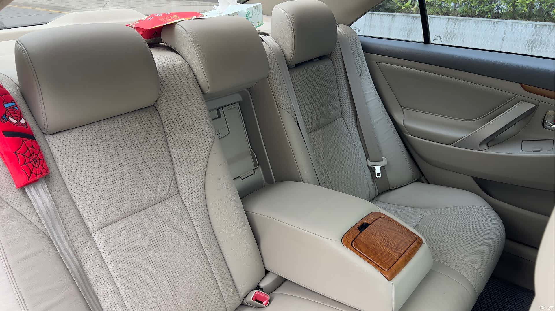 Toyota Camry, 2011 18